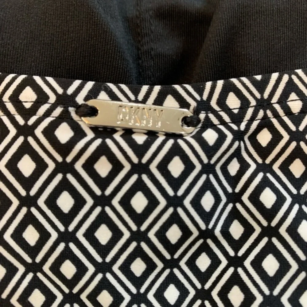 DKNY Women’s Bandeau‎ Maillot Black White Geo Size Med - Picture 4 of 9